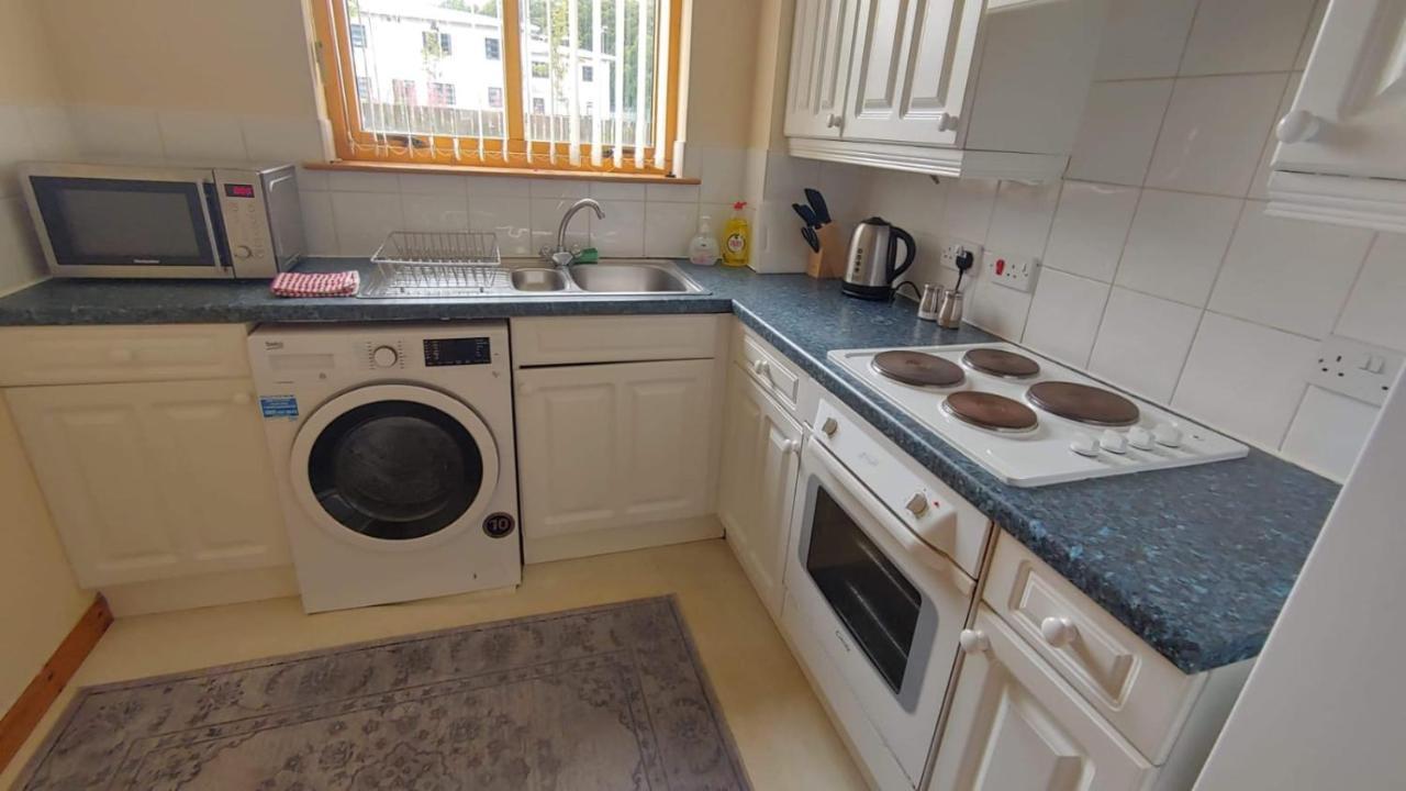Superb 2 Bedroom Flat - Refurbished Dec 2024 인버네스 외부 사진